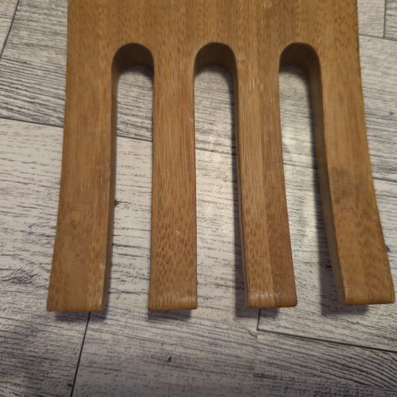 Island Bamboo Salad Hands Set of 2 – Natural Wood Claw Servers Tossing Tools - Picture 5 of 10